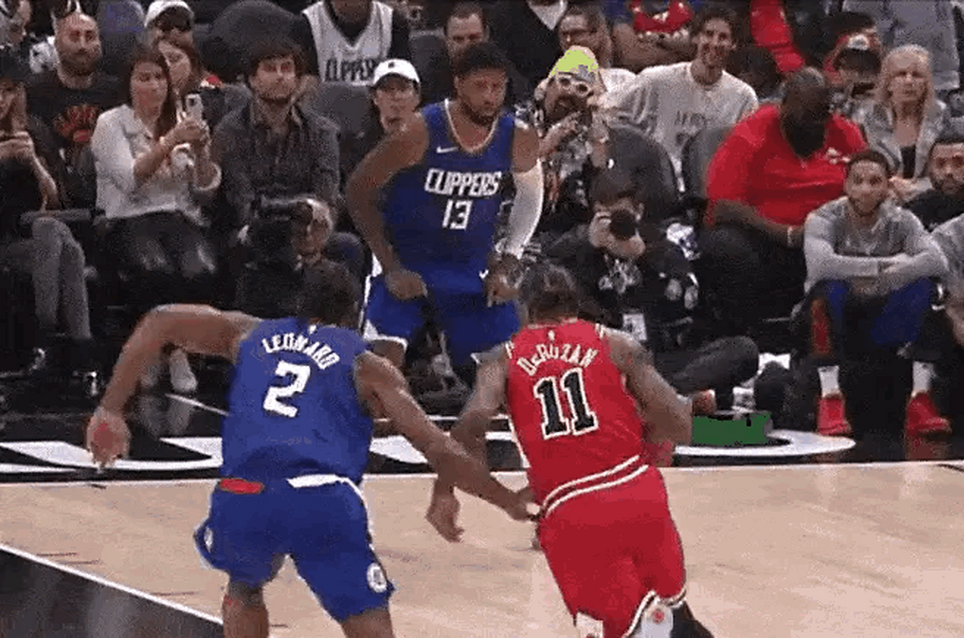 快船绝地反击公牛,伦纳德制霸全场 快船绝地反击公牛,伦纳德制霸全场