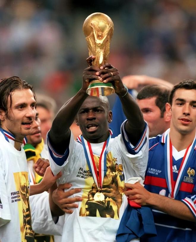 波兰队碾压法国队,马龙惊艳四座 波兰队碾压法国队,马龙惊艳四座