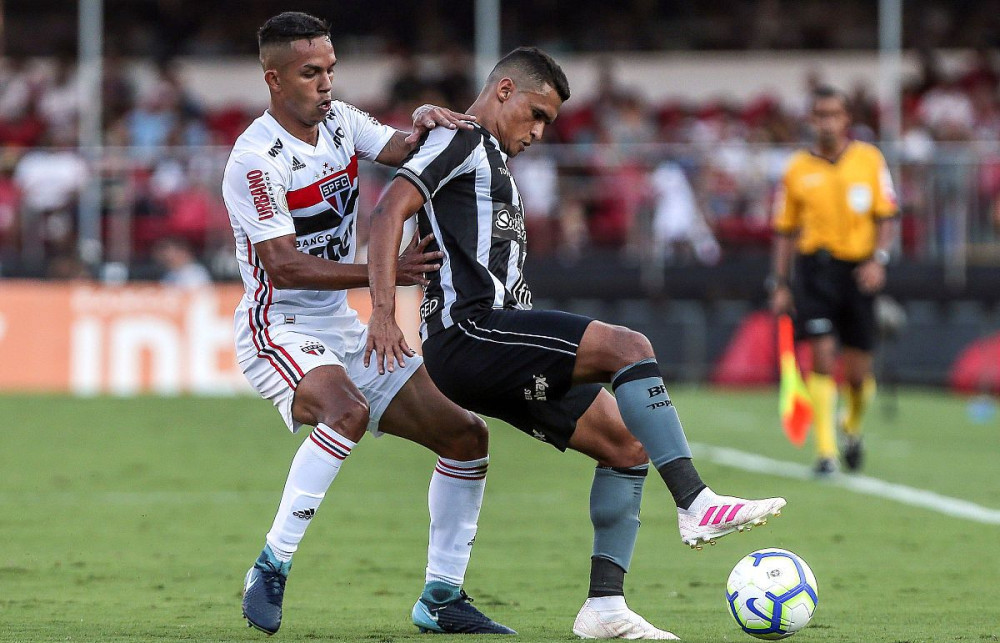 红牛二队完胜哈斯车队，皮亚斯特里带队取胜